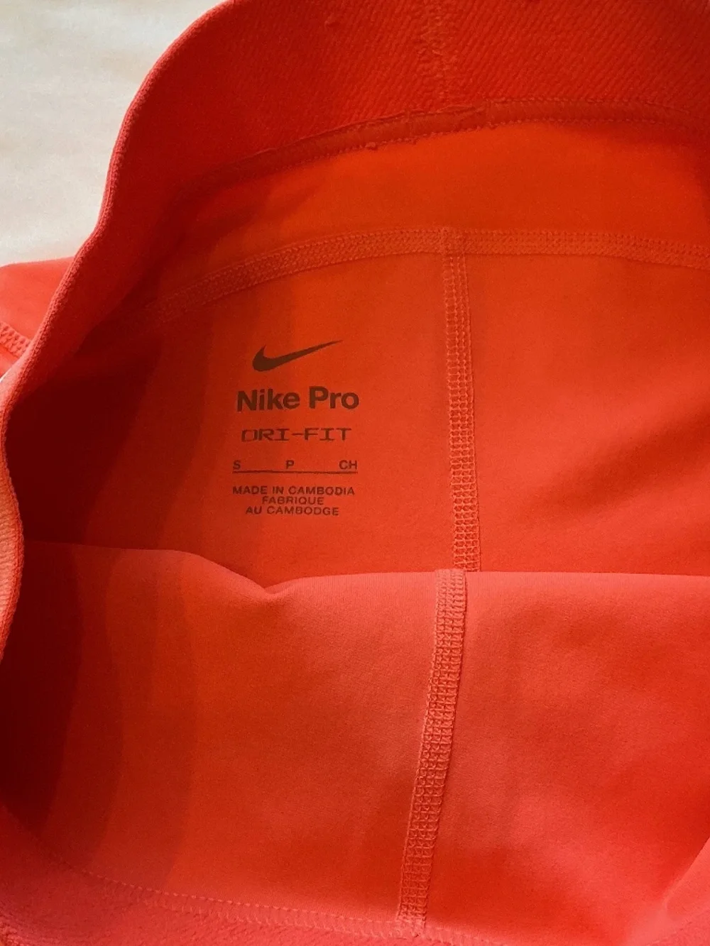 NIKE PRO SHORTS (size: small)